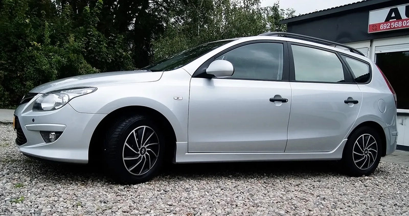 Hyundai I30 cena 17500 przebieg: 150000, rok produkcji 2010 z Szczecin małe 781